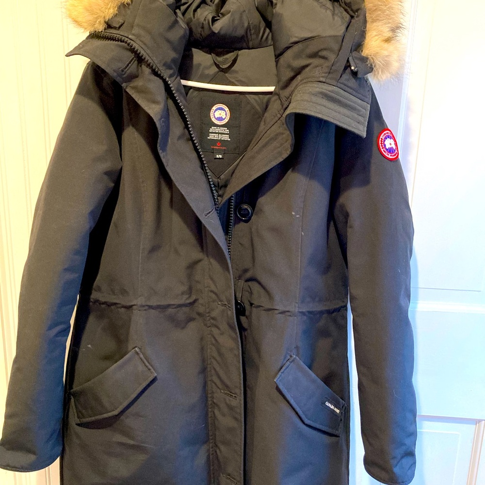 Canada Goose in dark green. Excellent condition.